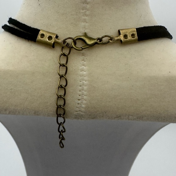 Round Black Coral Fossil Jade Pendant Necklace - Picture 6 of 11